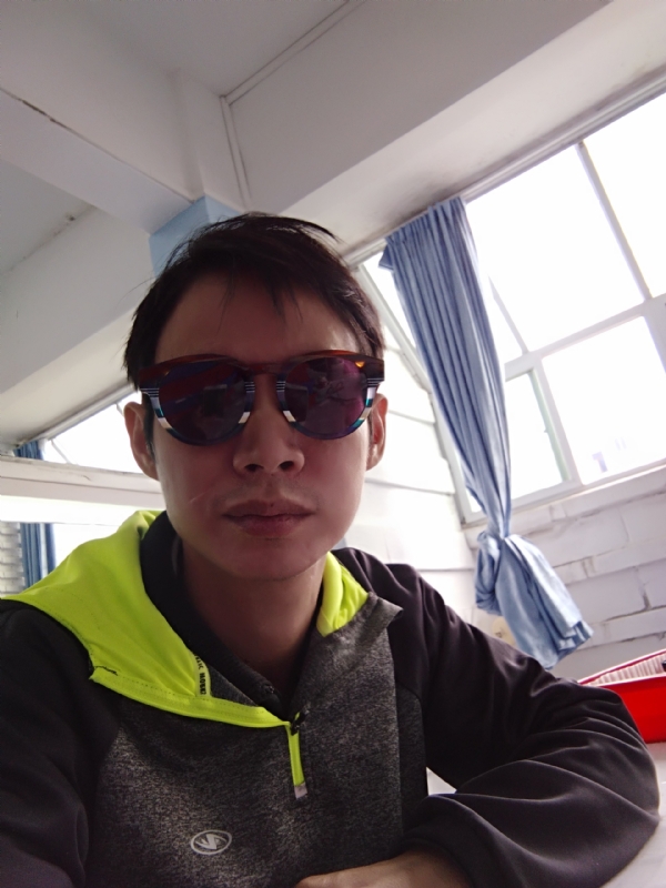 五华移民男的第一张照片--台湾王婆说媒