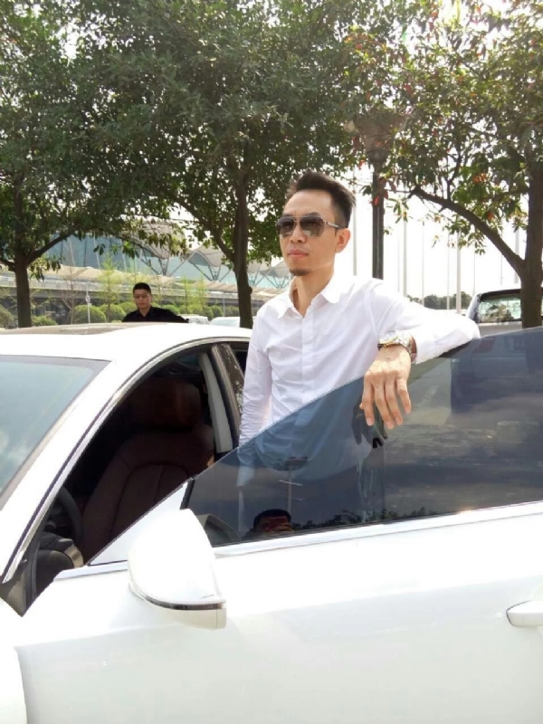 杨岳的第一张照片--台湾王婆说媒