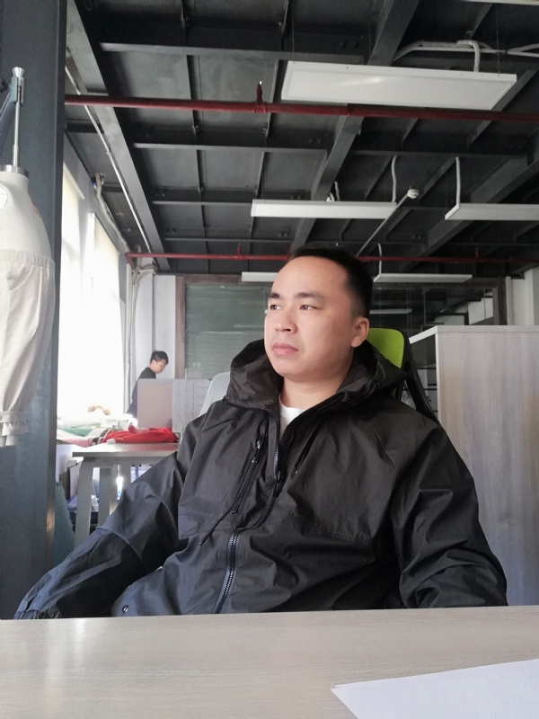 左眼皮跳跳的第一张照片--台湾王婆说媒