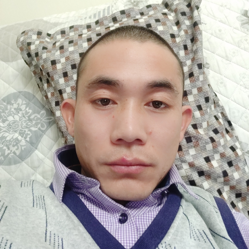 龙飞的第一张照片--台湾王婆说媒