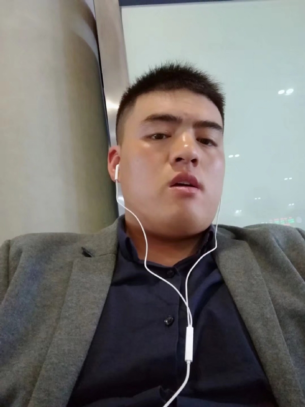 崩沙卡拉卡的第一张照片--台湾王婆说媒