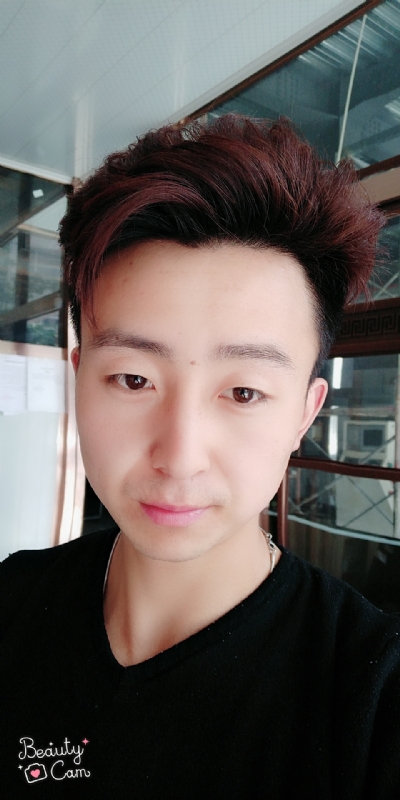 拼命微笑的第三张照片--台湾王婆说媒