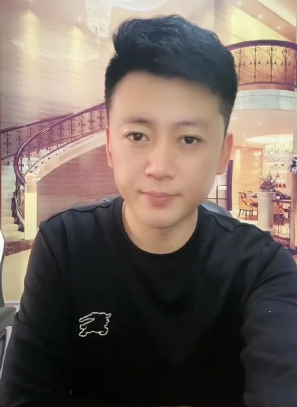 屋顶拾荒人的第三张照片--台湾王婆说媒