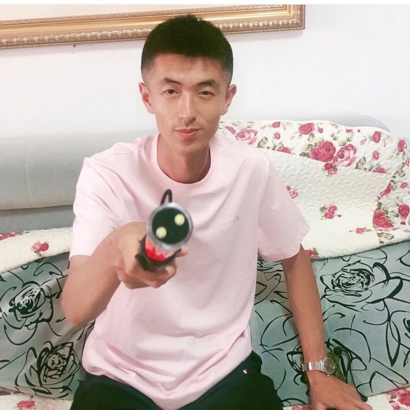 转身留下孤独的她的第一张照片--台湾王婆说媒