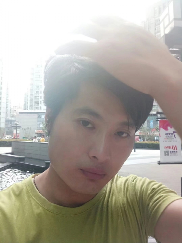 钢铁侠的第一张照片--台湾王婆说媒