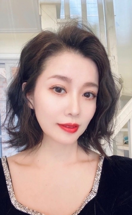 束負的第一张照片--台湾王婆说媒