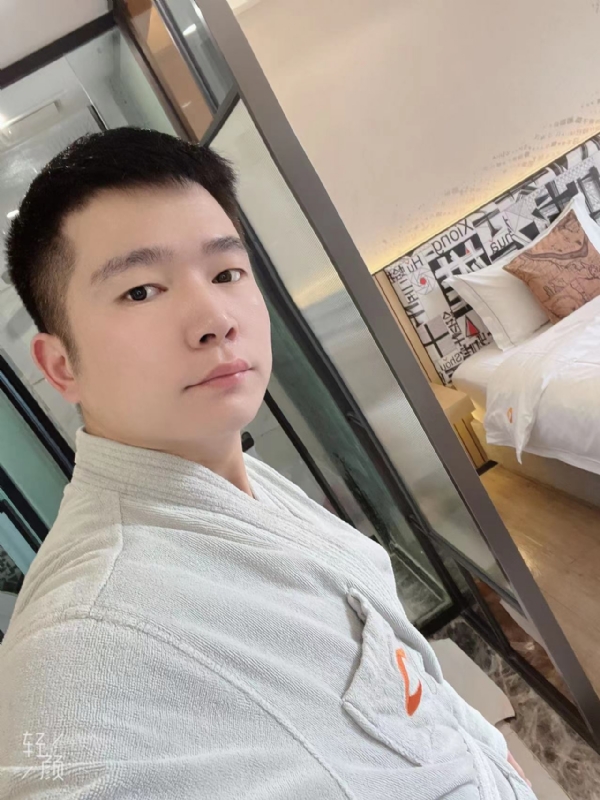 绿帽的第一张照片--台湾王婆说媒