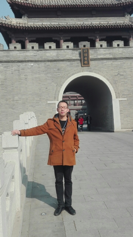 伟岸如山的第一张照片--台湾王婆说媒