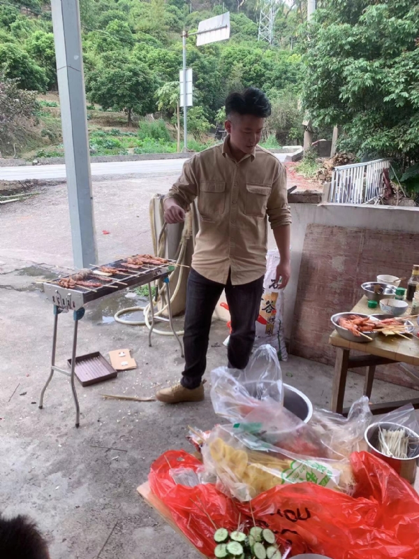 你黑我哟的第一张照片--台湾王婆说媒
